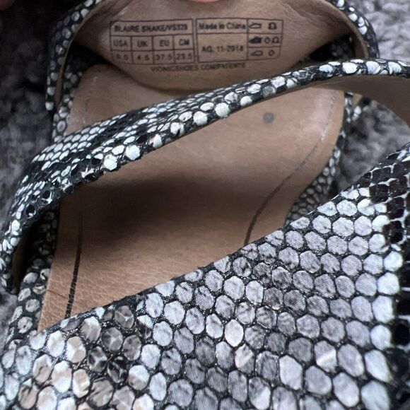 Vionic Blaire Snake Sandals Womens 6.5 Leather Block Heels Silver Black Shoes - Picture 9 of 10